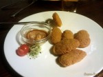 Jalapeno paprika sajttal töltve, bundában kisütve Jalapeno paprika sajttal töltve, bundában kisütve